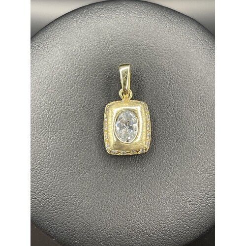 Ladies 14ct Yellow Gold Cubic Zirconia Rectangle Pendant