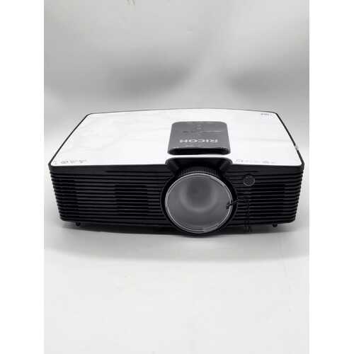 Ricoh PJ HDC5420 PC Ready Standard Projector 2500 Lumens HD Resolution