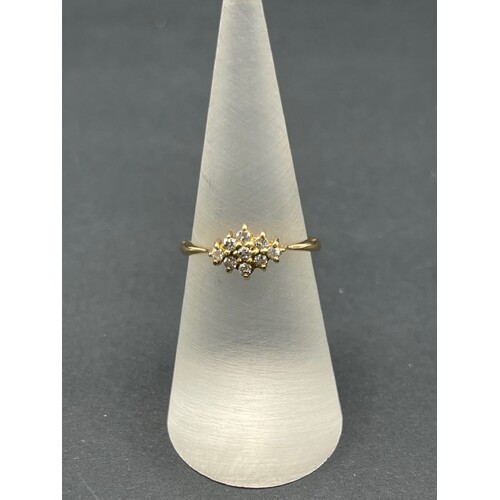 Ladies 18ct Yellow Gold Diamond Cluster Ring