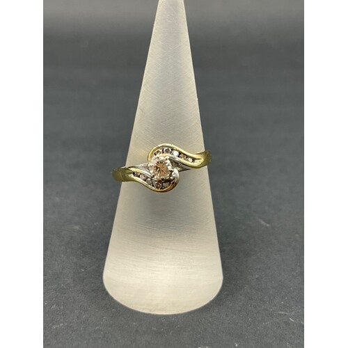 Ladies 18ct Yellow Gold Diamond Engagement Ring