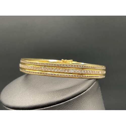 Ladies 18ct Yellow Gold Round Glass Bangle