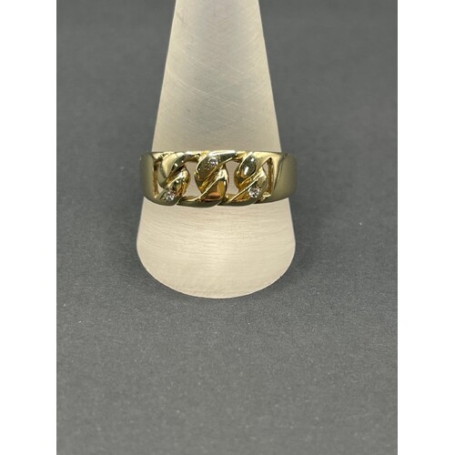 Ladies 9ct Yellow Gold Curb Link Pattern Diamond Ring