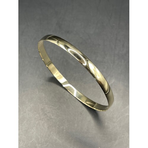 Ladies 9ct Yellow Gold Round Bangle