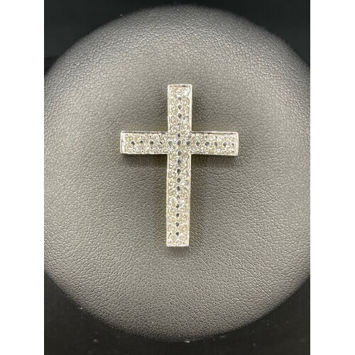 Unisex 18ct Yellow Gold Diamond Cluster Cross Pendant