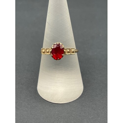 Ladies 9ct Yellow Gold Red Gemstone Ring