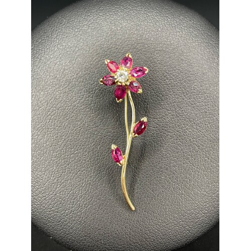 Ladies 14ct Yellow Gold Red Gemstones and Diamond Brooch