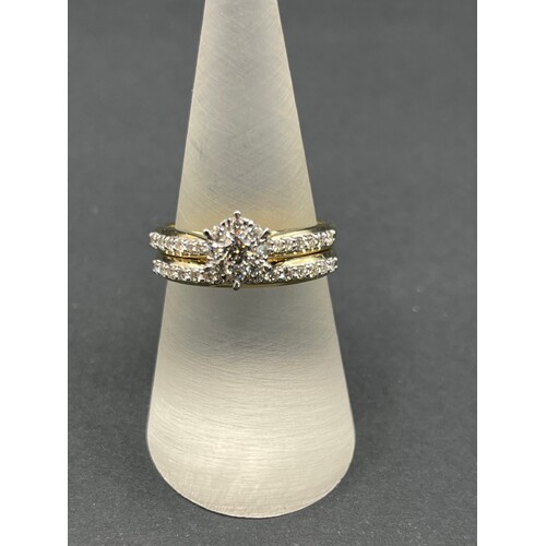 Ladies 9ct Yellow Gold Diamond Ring Set