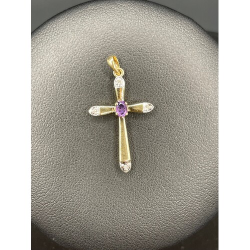 Ladies 9ct Yellow Gold Cross Pendant