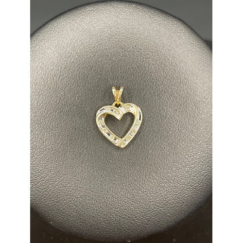 Ladies 9ct Yellow Gold Diamond Heart Pendant