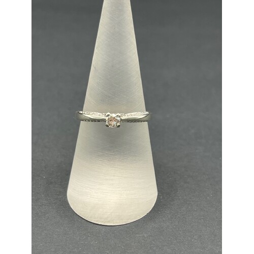 Ladies 10ct White Gold Diamond Ring