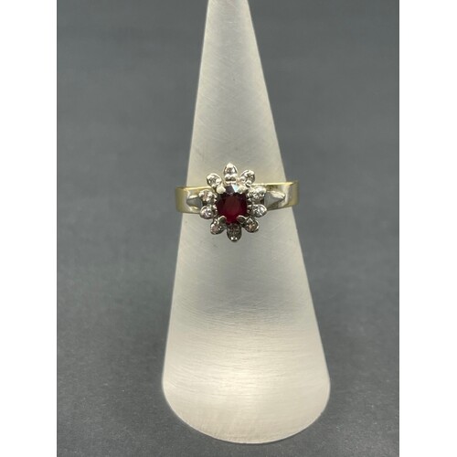 Ladies 18ct Yellow Gold Red Gemstones and Diamonds Ring