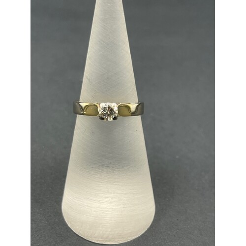 Ladies 18ct Yellow Gold Diamond Ring