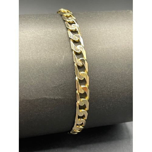 Unisex 9ct Yellow Gold Curb Link Bracelet