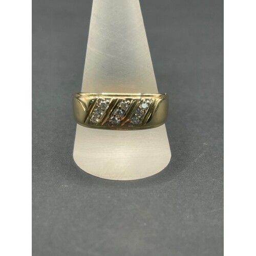 Mens 9ct Yellow Gold Diamond Ring