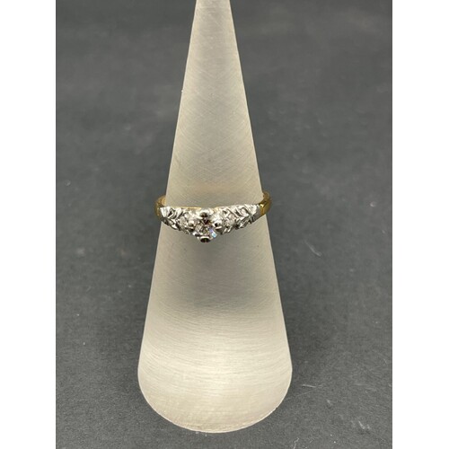 Ladies 18ct Yellow Gold Vintage Design Diamond Ring