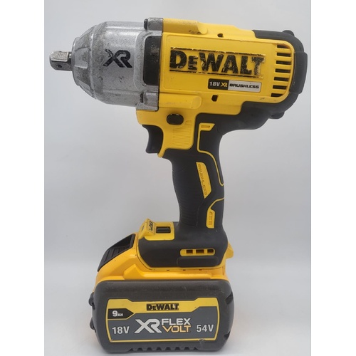 DeWalt DCF899-XE Impact Wrench Skin with 18V/54V 9.0Ah Flex Volt Battery Pack