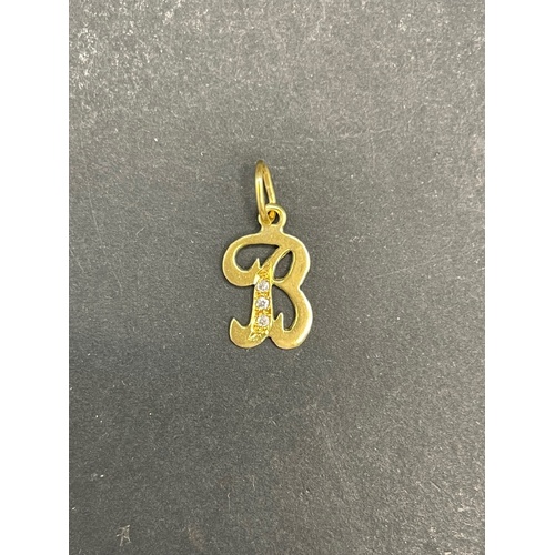 Unisex 18ct Yellow Gold Letter B Pendant