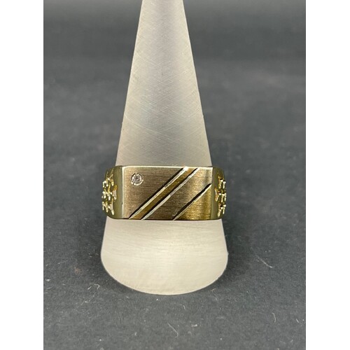 Mens 9ct Yellow Gold Diamond Ring