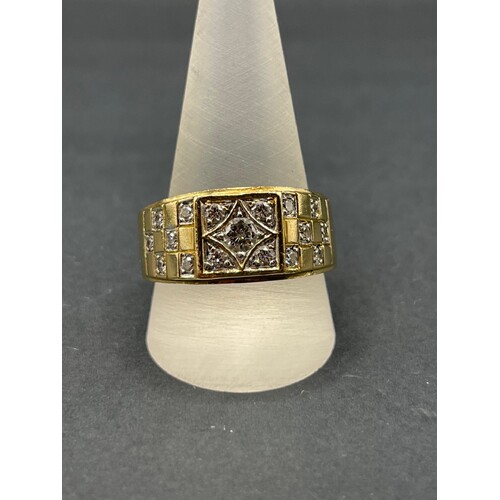 Mens 18ct Yellow Gold Diamond Ring