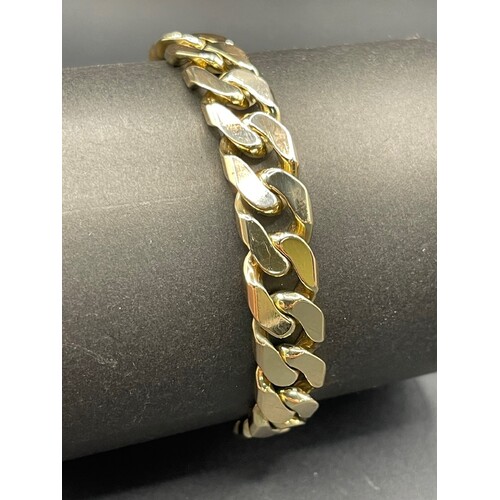 Mens 9ct Yellow Gold Chunky Curb Link Bracelet