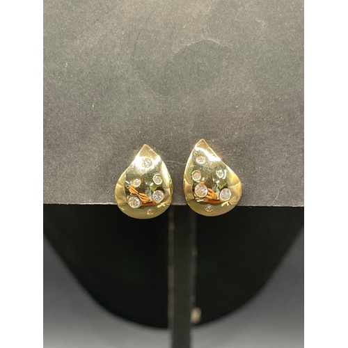 Ladies 18ct Yellow Gold Tear Stud Earrings