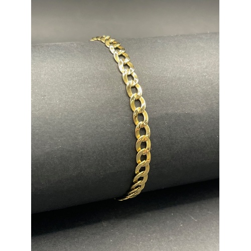 Mens 18ct Yellow Gold Flat Curb Link Bracelet