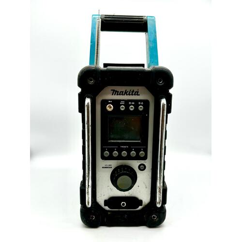 Makita BMR102 AM/FM Jobsite Radio Portable Lightweight Workshop Site Radio