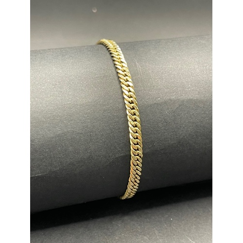 Unisex 18ct Yellow Gold Flat Curb Link Bracelet