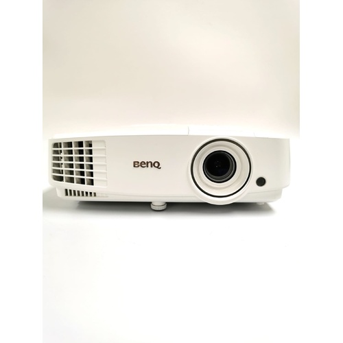 BenQ MW529 High Contrast 13000:1 DLP Projector HDMI 88 Hours Lamp Used