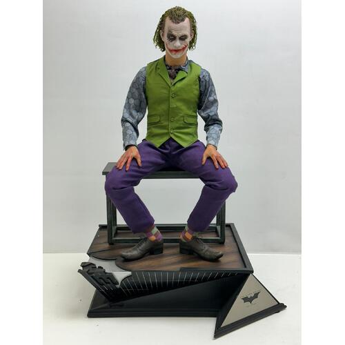 Queen Studios Statue Heath Ledger The Dark Knight Trilogy The Joker DC (Pre-owned)