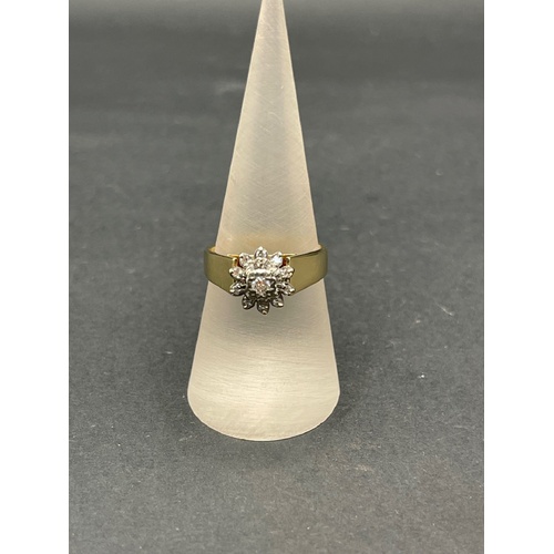 Ladies 18ct Yellow Gold Diamond Cluster Flowerette Ring