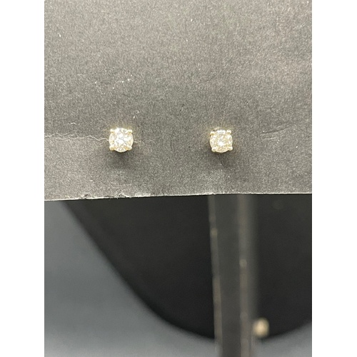 Ladies 18ct Yellow Gold Diamond Stud Earrings