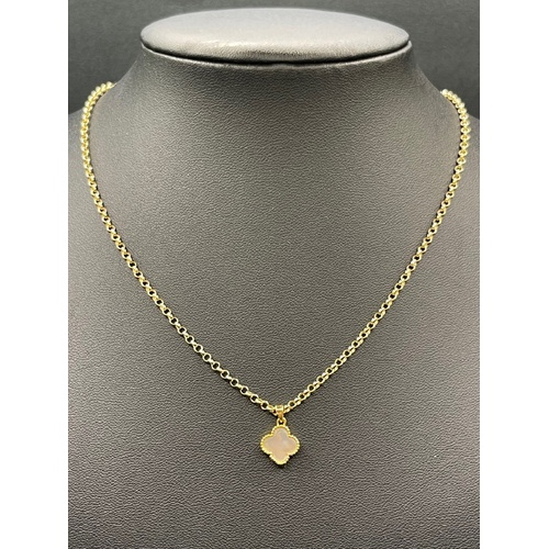 Ladies 18ct Belcher Link Necklace & Clover Pendant