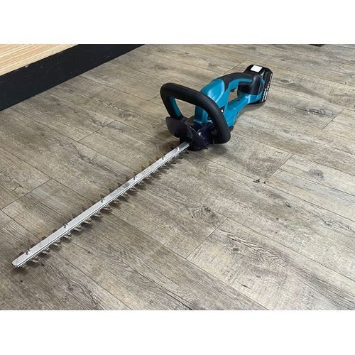 Makita 18V Cordless Hedge Trimmer 500mm DUH507Z with 3.0Ah Battery and Charger