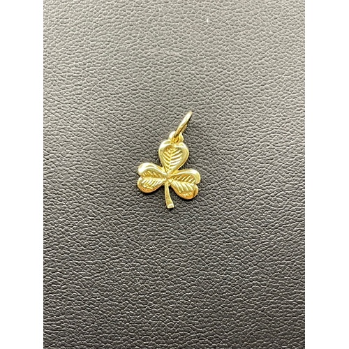 Ladies 18ct Yellow Gold 3 leaf Clover Pendant