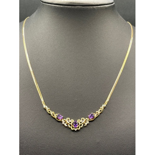 Ladies 9ct Yellow Gold Crown Trifari Necklace