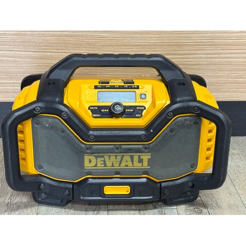 DeWalt 18V/54V XR Li-ion Flexvolt Jobsite Radio Corded Skin Only